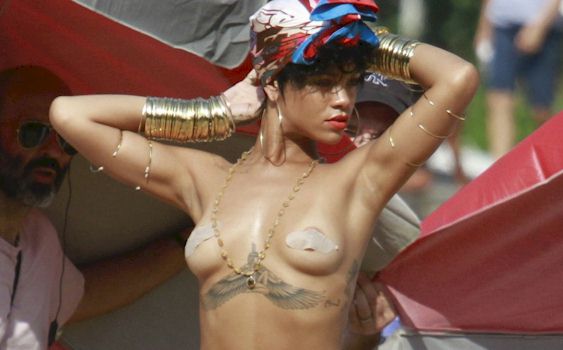 Leaked Slip Nude Magazine Rihanna Nip Influencers - Set Photoshoot Miley Cyrus