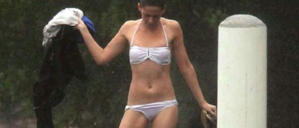 Here's Kristen Stewart in Brazil and filming scenes for Breaking Dawn which