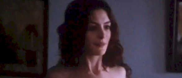 Low quality clip of Anne Hathaway nude in her new movie Love Other Drugs 