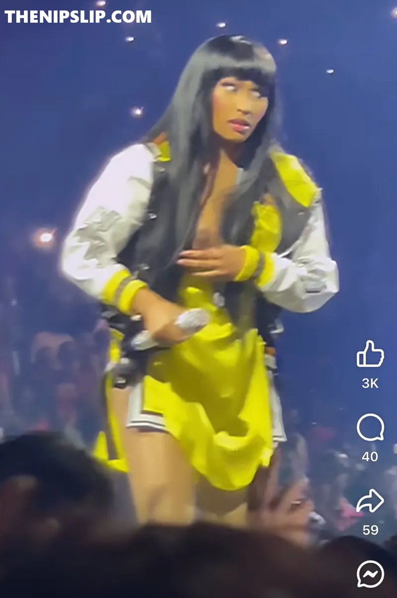 Nicki Minaj nipple slip on stage in Orlando
