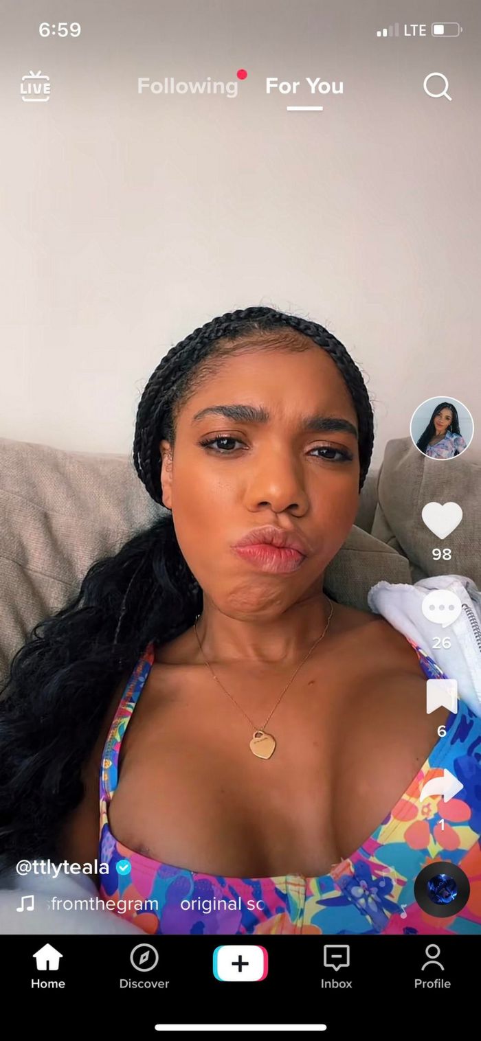 Teala Dunn nipple slip