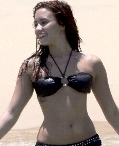 Demi Lovato bikini candids