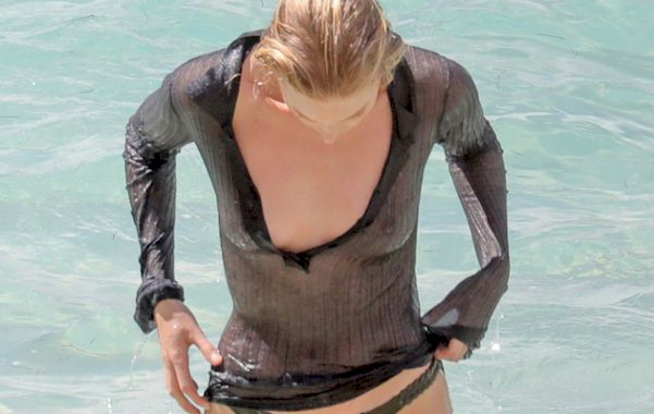 Leaked sexy model elsa hosk posing in wet see through