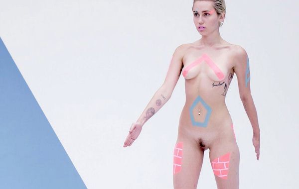 Here are some newly released outtakes of Miley Cyrus posing nude for Paper ...