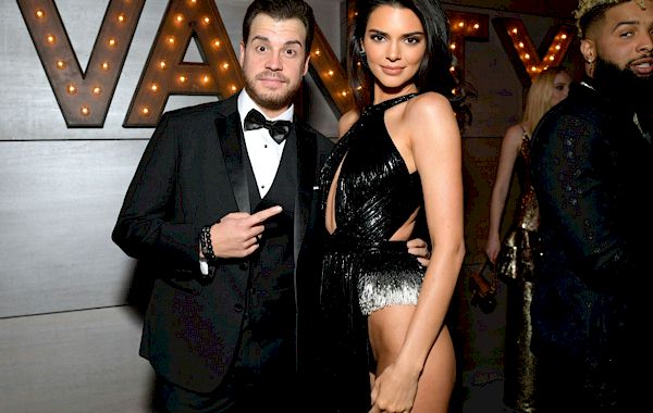 Black Tie Upskirt - Kendall Jenner was All Legs and Flashed Panties at the Vanity Fair Oscar  Party! â€“ The Nip Slip