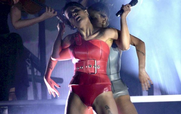 Halsey Camel Toe Performance + Cleavage and Upskirt at the Billboard Music ...