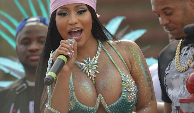 Nicki Minaj Double Nip Slip