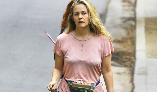 Alicia silverstone tits