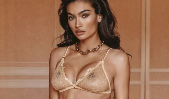 Kelly gale tits