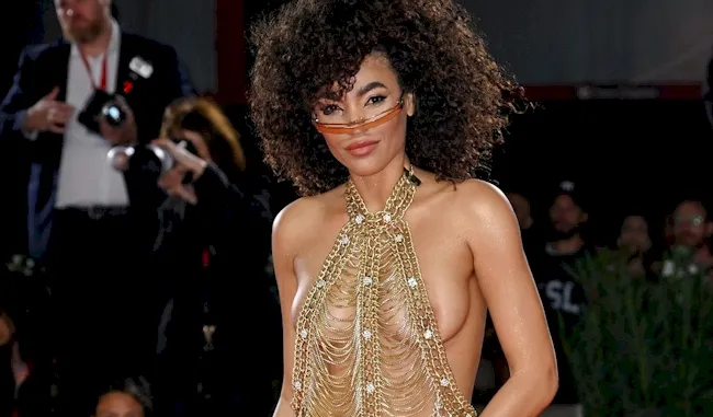 Leila Depina showing nipples on the red carpet