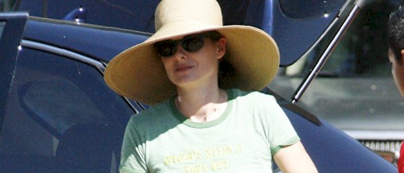 Debra Messing pokies