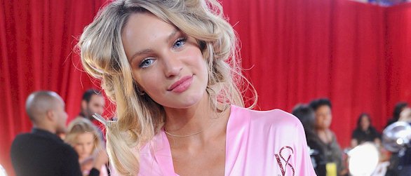 Candice Swanepoel pokies