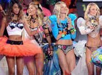 2011 Victorias Secret Fashion Show