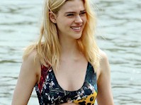 Nicola peltz nip slip