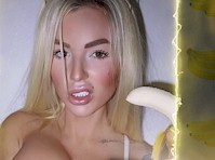 Jessica Cakes Snaps Good Selfies! â€“ The Nip Slip