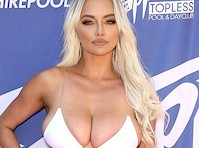 Lindsey Pelas