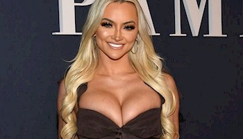 Lindsey Pelas