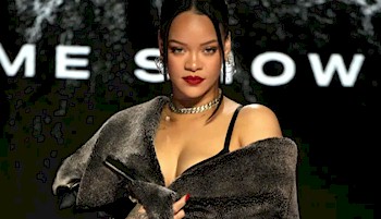 Biggest Tit Porn Star Minka And Rihanna - Rihanna - The Nip Slip
