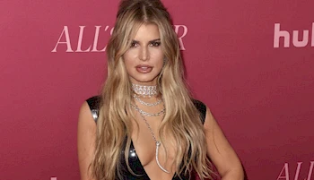 Jessica Simpson close up while showing cleavage on the red carpet