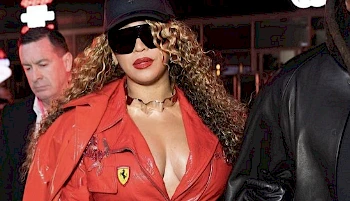 Beyonce Cleavage in Red Leather!