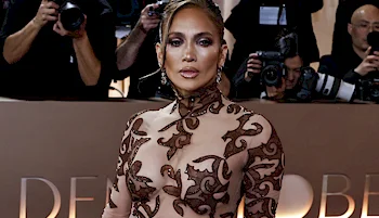Jennifer Lopez Sexy at The 83rd Golden Globe Awards!