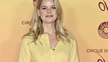 Alice Eve Nipple Pokies at Cirque Du Soleil!