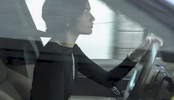 Zendaya Nipple Pokies on Shopping Trip!