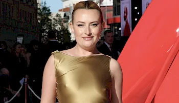 Amelia Dimoldenberg Pokies At The Devil Wears Prada 2 UK Premiere!