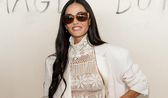 Demi Moore Showing Nipple In Crochet Top!