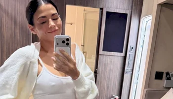 Jenna Dewan Braless In A Tank Top Selfie!
